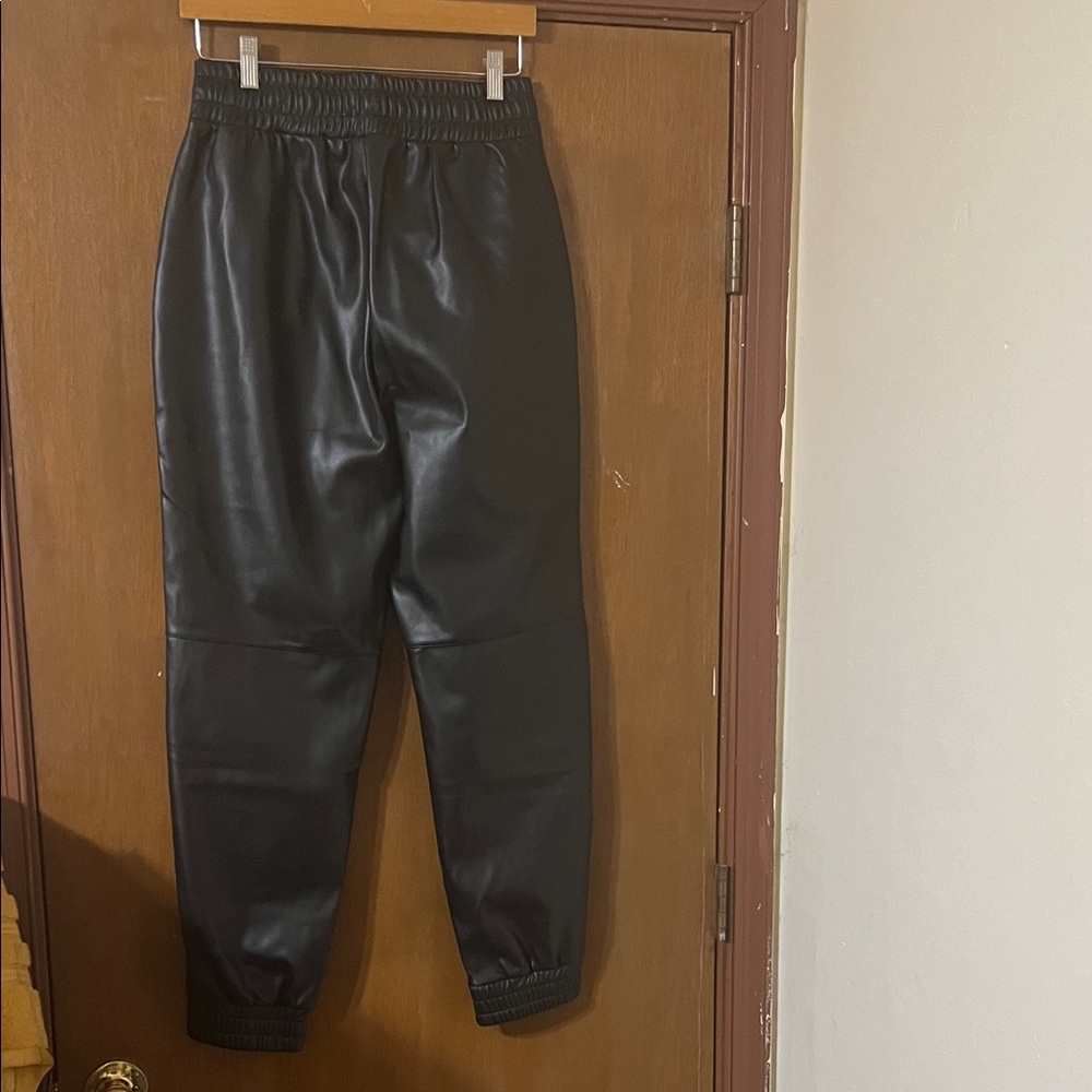 bebe Black Ankle Cropped Pants - Picture 2 of 12
